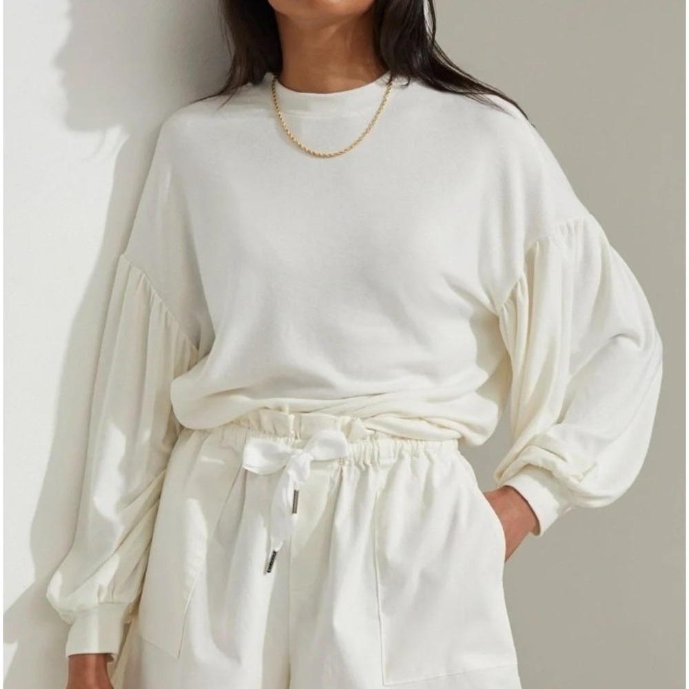 Varley Cream Ivory Brannon Shirt Medium Balloon Sleeves Basic Loungewear GUC